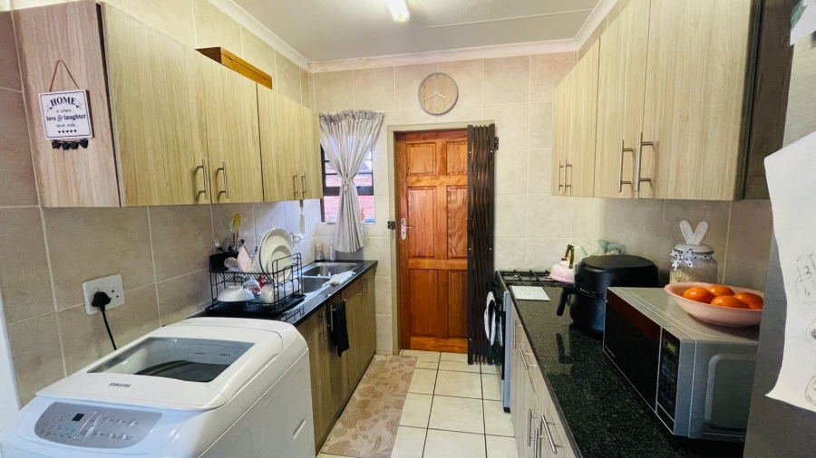 2 Bedroom Property for Sale in Potchefstroom North West